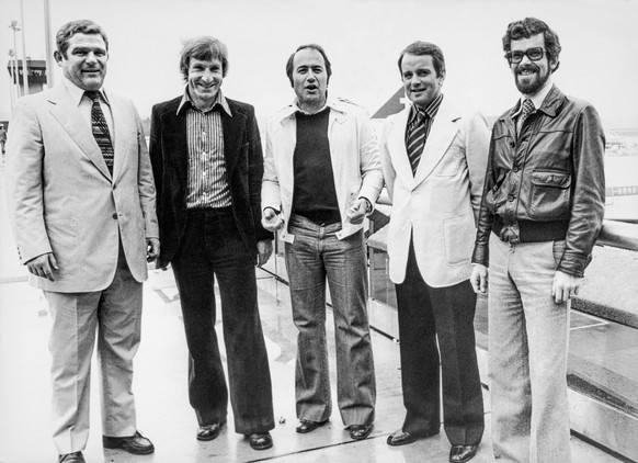 1977: Sepp Blatter (Mitte) fliegt zusammen mit&nbsp;René Hüssy, Erich Vogel, Anton Bucheli und Martin Häcki im Auftrag der FIFA nach Afrika.