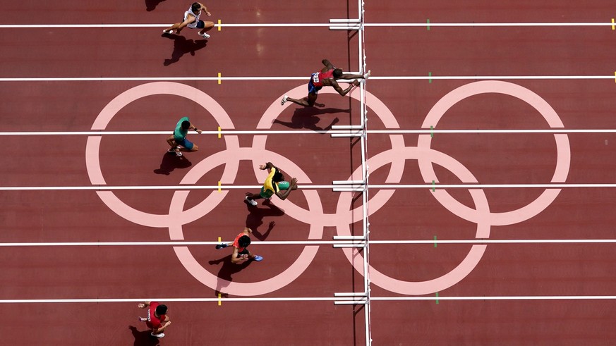 Mason Finley, of United States, wins his heat during the semifinals of the men&#039;s 110-meter hurdles at the 2020 Summer Olympics, Wednesday, Aug. 4, 2021, in Tokyo. (AP Photo/Morry Gash)