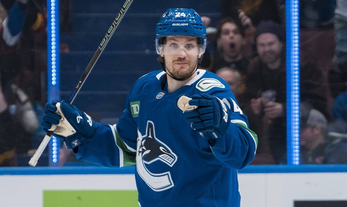 NHL, Eishockey Herren, USA Chicago Blackhawks at Vancouver Canucks Mar 15, 2025 Vancouver, British Columbia, CAN Vancouver Canucks forward Pius Suter 24 celebrates his goal against the Chicago Blackha ...
