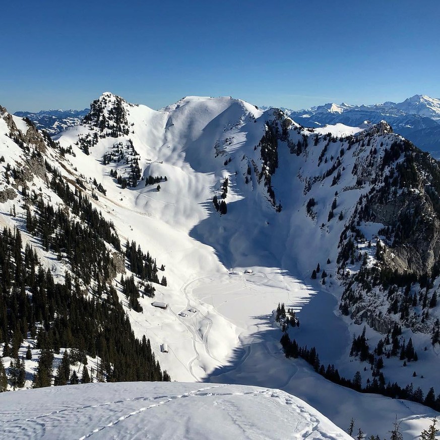 Rauszeit Schneeschuhtouren auf Gipfel mit Bergbahn: Cheibehore