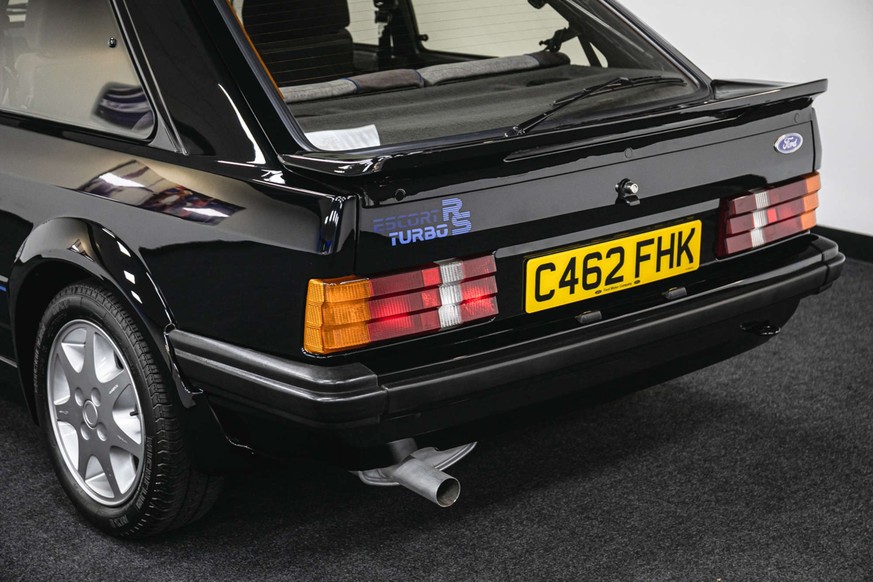 Diana Princess of Wales prinzessin lady Di queen of hearts auto Ford Escort RS Turbo S1 retro 1980er royals https://www.silverstoneauctions.com/sa080-lot-18728-the-diana-princess-of-wales-1985-ford-es ...