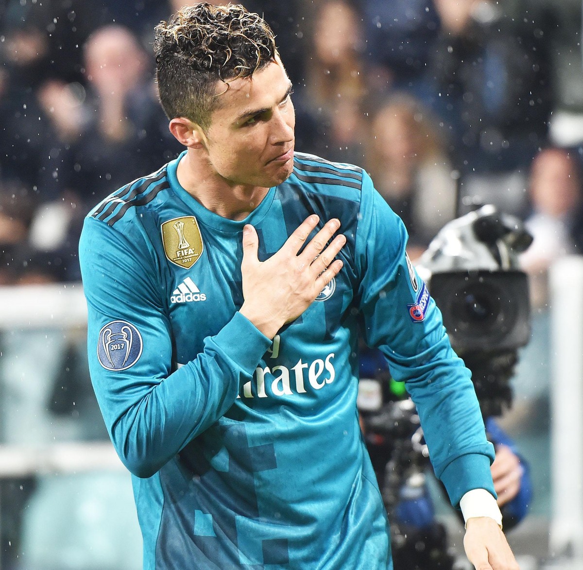 epa06644074 Real Madrid's Cristiano Ronaldo jubilates after scoring the 2-0 goal during the UEFA Champions League quarter final first leg soccer match between Juventus FC vs Real Madrid CF at All ...