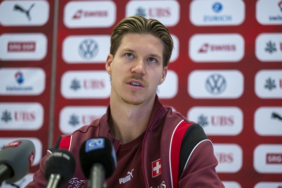 Cedric Itten bei einer Pressekonferenz der Schweizer Fussball Nationalmannschaft in Horben, Deutschland, am Dienstag, 2. September 2025. (KEYSTONE/Georgios Kefalas)