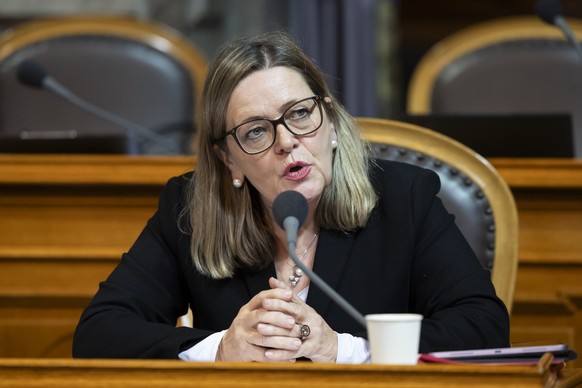 Heidi Z'graggen, Mitte-UR, spricht waehrend der Debatte um die Volksinitiative "Keine 10-Millionen-Schweiz!.(Nachhaltigkeitsinitiative)", waehrend der Wintersession der Eidgenoessischen ...