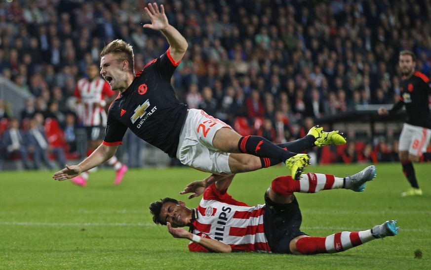 Luke Shaw erlitt nach dem Foul von Hector Moreno einen doppelten Beinbruch.