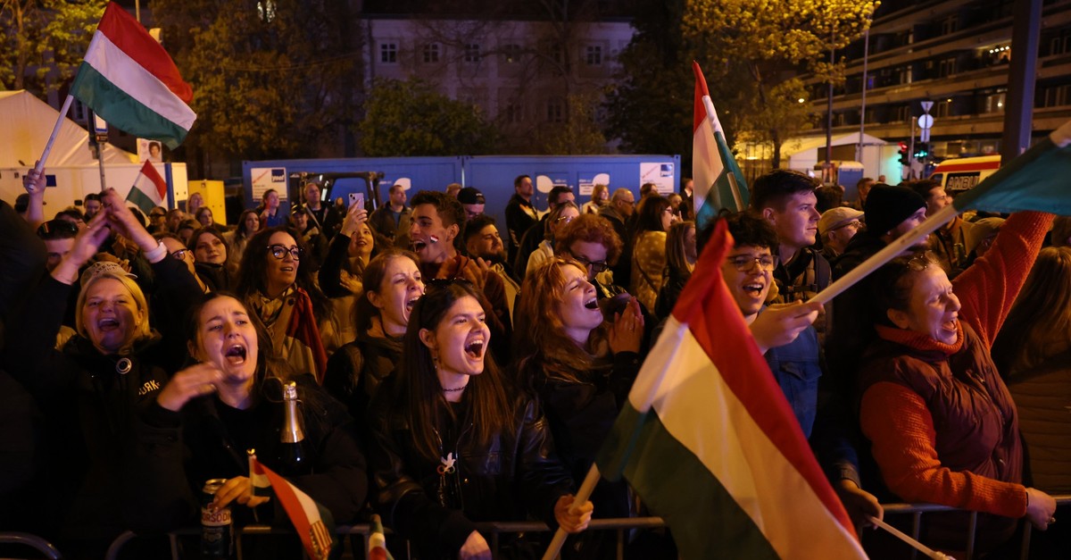 «Russen, geht nach Hause»: So feiert Budapest Orbans Niederlage