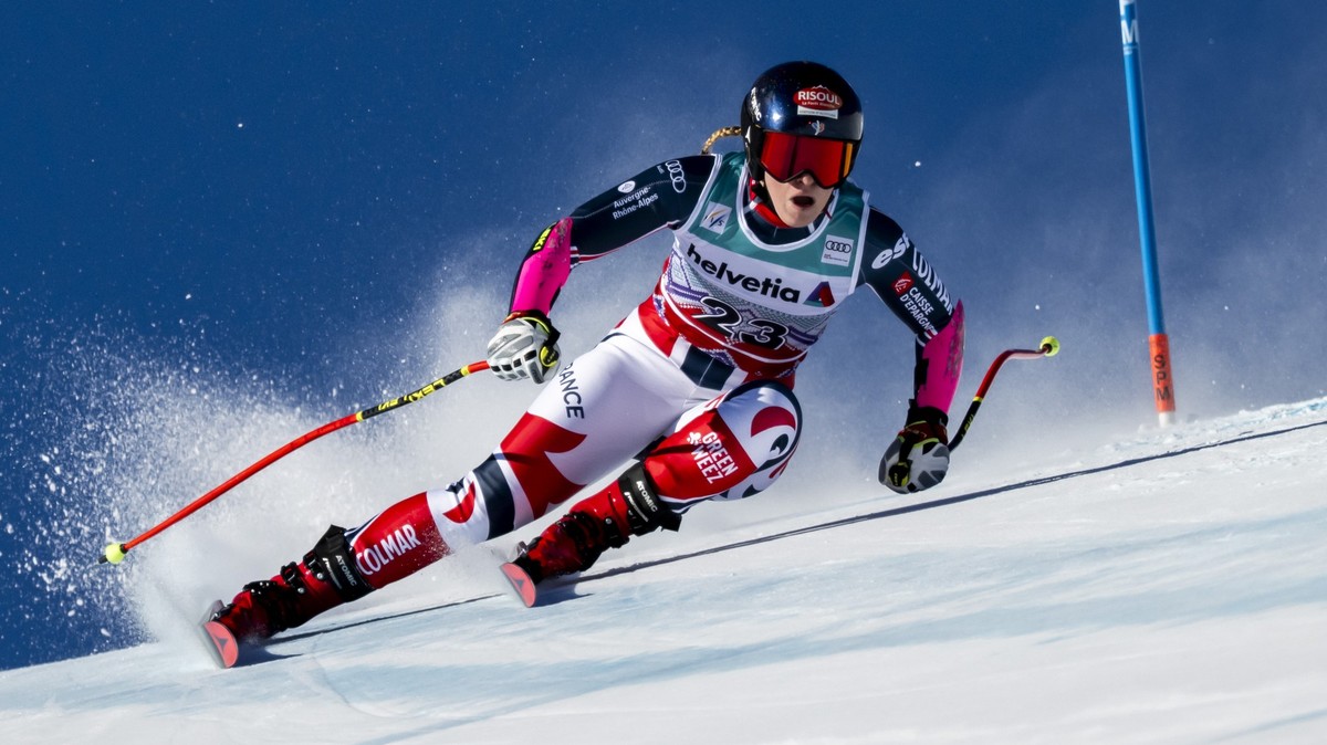 Camille Cerutti of France in action during the women's Super-G race at the Alpine Skiing FIS Ski World Cup, in St. Moritz, Switzerland, Sunday, December 14, 2025. (KEYSTONE/Jean-Christophe Bott)