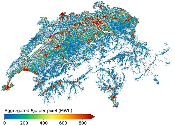 Von den rund 9,6 Millionen Dächern in der Schweiz würde sich mehr als die Hälfte eignen für Solaranlagen. Sie könnten über 40 Prozent des Strombedarfs des Landes decken, berechnen Forschende der ETH L ...