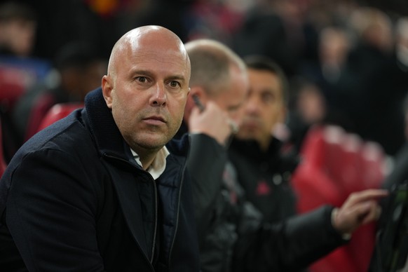Liverpool&#039;s manager Arne Slot waits for the start of the Champions League opening phase soccer match between Liverpool and PSV in Liverpool, England, Wednesday, Nov. 26, 2025. (AP Photo/Jon Super ...