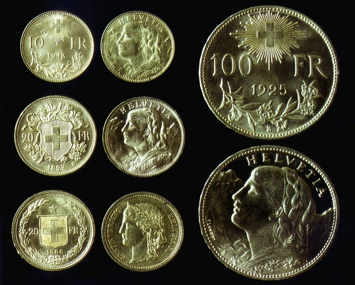 Unser Bild zeigt verschiedene Goldvrenelis mit Nominalwerten von 10, 20 und 100 Franken. Das Goldvreneli, das populaerste Goldstueck der Schweiz, wird am 12. April 1997 100jaehrig. Gepraegt wurde dies ...