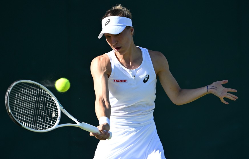 epa12206725 Viktorija Golubic of Switzerland in action during her Women&#039;s 1st round match against Ann Li of the US at the Wimbledon Championships, Wimbledon, Britain, 30 June 2025. EPA/DANIEL HAM ...