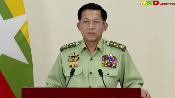 Min Aung Hlaing hält eine Rede anfangs Februar 2021.