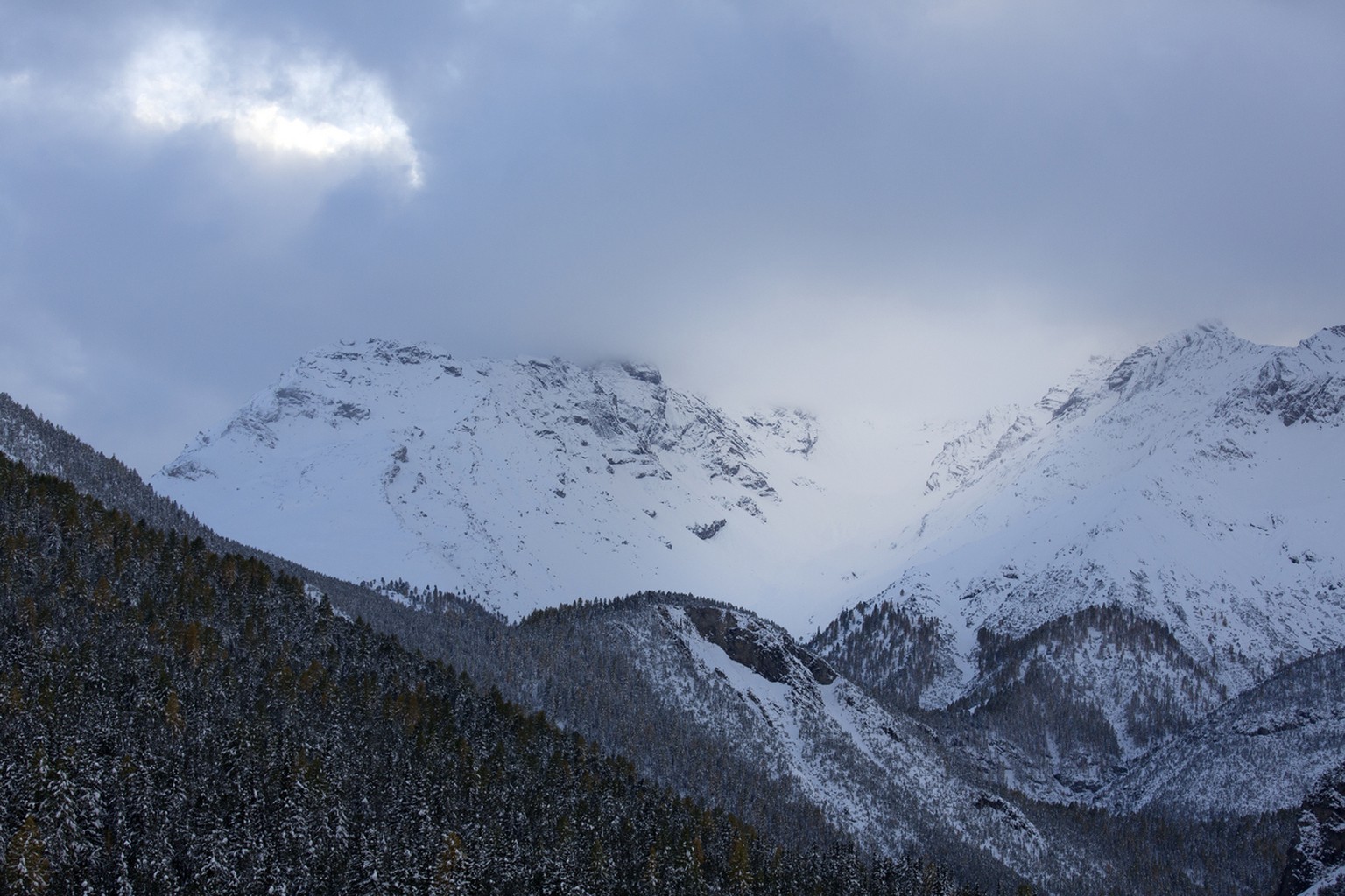 Nationalpark bei Zernez: Rückstände von&nbsp;polyfluorierten Chemikalien im Schnee.