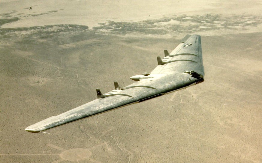 Flugzeug Quiz Planespotter Northrop YB-49 https://en.wikipedia.org/wiki/Flying_wing#/media/File:YB49-2_300.jpg