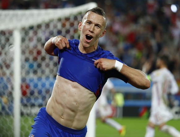 Football Soccer - Croatia v Spain - EURO 2016 - Group D - Stade de Bordeaux, Bordeaux, France - 21/6/16
Croatia's Ivan Perisic celebrates scoring their second goal
REUTERS/Michael Dalder
Livepic