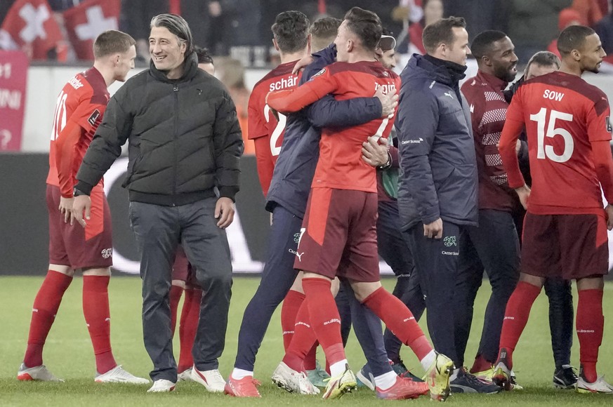 IMAGO / Roger Albrecht

Murat Yakin (schweiz, Trainer), SWZ, Schweiz vs. Bulgarien, Fussball, Qualifikation zur WM, Gruppenphase, 15.11.2021, Foto: Presse/Roger Albrecht *** Murat Yakin switzerland, c ...