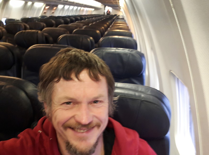 Skirmantas Strimaitis hat ein Selfie geschossen: Er war der einzige Passagier einer 188-plätzigen Boeing 737-800 auf dem Flug von Vilnius nach Bergamo. (Skirmantas Strimaitis via AP)