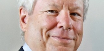 Versuch mal, nur ein einziges Erdnüsschen zu essen – oder warum wir manchmal geschubst werden müssen
