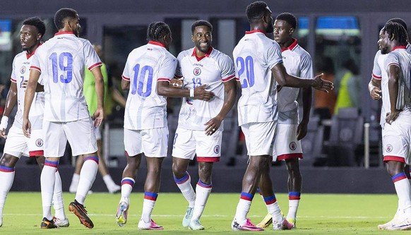 SPORTS-SOC-WORLDCUP-HAITI-MOVEMENT-FILEPIC-2-MI SPORTS-SOC-WORLDCUP-HAITI-MOVEMENT-FILEPIC-2-MI Haiti team beats New Zealand in a FIFA World Cup, WM, Weltmeisterschaft, Fussball warm-up match at Fort  ...