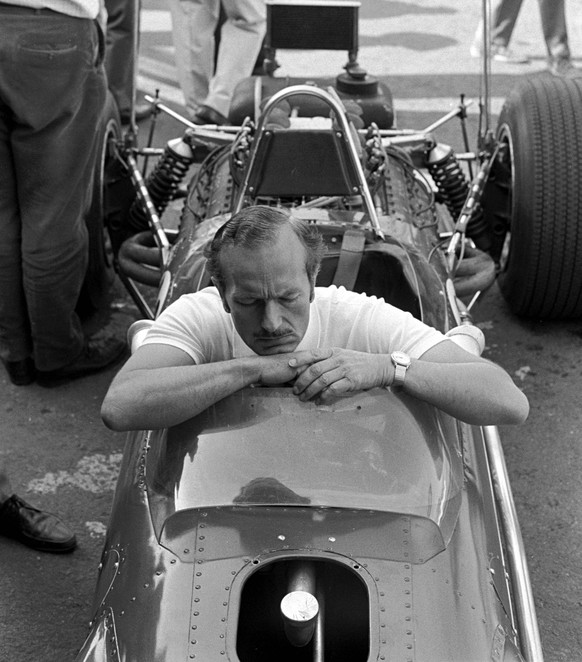 Lotus Boss Colin ChapmanGBR takes a short break from proceedings in one of his own cars Mexican GP, Mexico City, 3 November 1968 PUBLICATIONxINxGERxSUIxAUTxHUNxONLY 682208