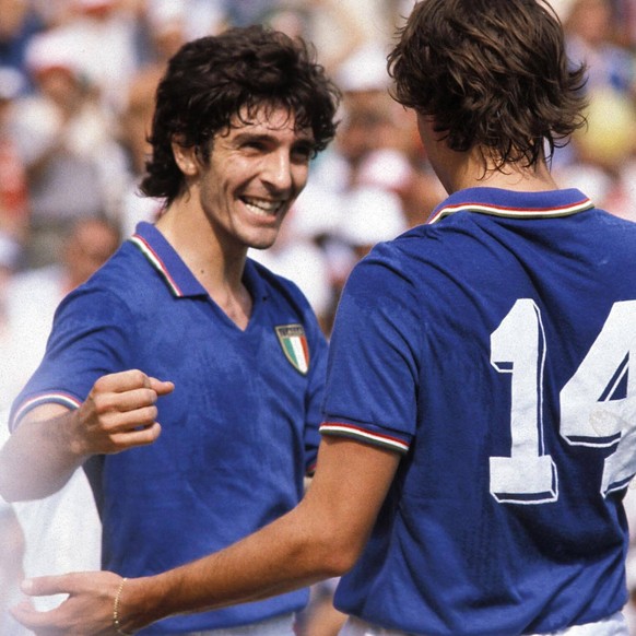 8th July 1982 Barcelona, Spain PAOLO ROSSI celebrates with Tardelli, ITALY 2 v Poland 0, World Cup Semi-Final, Nou Camp, Barcelona, Spain, PUBLICATIONxNOTxINxUK ActionPlus82070852 ACTIONxPLUS