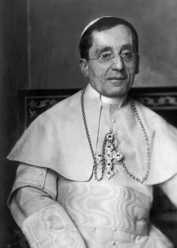 Fürst Johann II. von Liechtenstein wäre bereit gewesen Papst Benedikt XV. das Fürstentum abzutreten.
https://commons.wikimedia.org/wiki/File:Benedictus_XV,_by_Nicola_Perscheid,_1915_(retouched).jpg