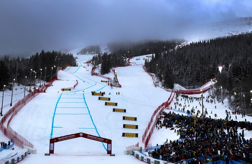 epa07354916 General view of the slope prior to the Men&#039;s Downhill race at the FIS Alpine Skiing World Championships in Are, Sweden, 09 February 2019. The start of the race is postponed due to fog ...