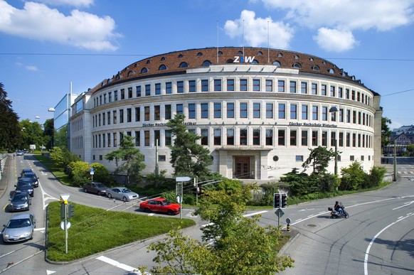 Das Gebaeude der School of Management der Zuercher Hochschule fuer Angewandte Wissenschaften (ZHAW) an der Wuelflingerstrasse in Winterthur, Schweiz, aufgenommen am 13. August 2007. (KEYSTONE/Gaetan B ...
