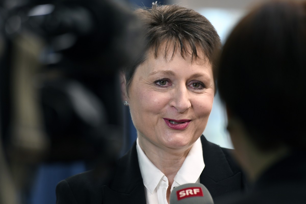Bezirksrichterin Franziska Roth beantwortet Fragen nach ihrer Wahl in den Aargauer Regierungsrat in Aarau am Sonntag, 27. November 2016. Im Kanton Aargau hat die SVP erstmals einen zweiten Sitz in der ...