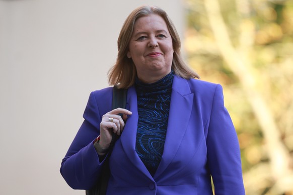 epa12416134 German Labour and Social Affairs Minister Baerbel Bas arrives for a closed meeting of the German federal cabinet at Villa Borsig in Berlin, Germany, 30 September 2025. The federal cabinet  ...