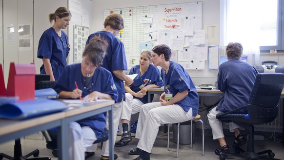 Care attendants of the clinic in Flawil in the canton of St. Gallen, Switzerland, hold a meeting, pictured on June 25, 2009. The Clinic Flawil is the acute care hospital of the Cantonal Hospital St. G ...