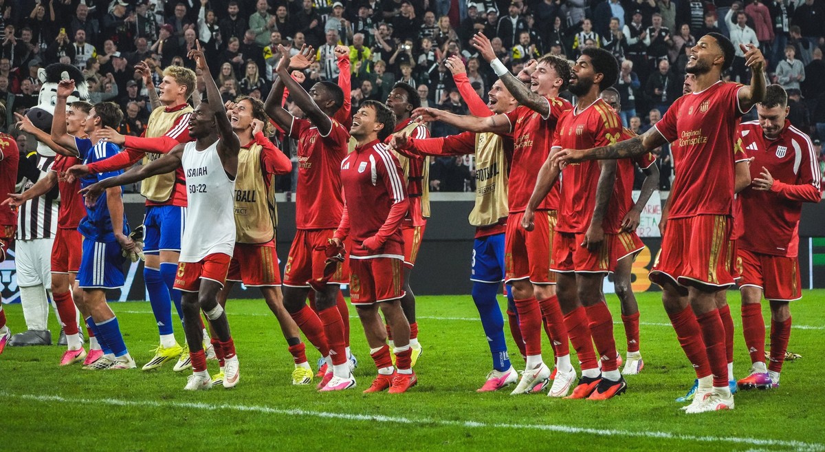 Fussball: �sterreich: UEFA Champions League 2026/2027 - Play-offs, R�ckspiel, 25.08.2026 - LASK Linz Linzer ASK, �sterreich vs. Celtic FC Glasgow, Schottland - Ober�sterreich Arena Linz, �sterreich LA ...
