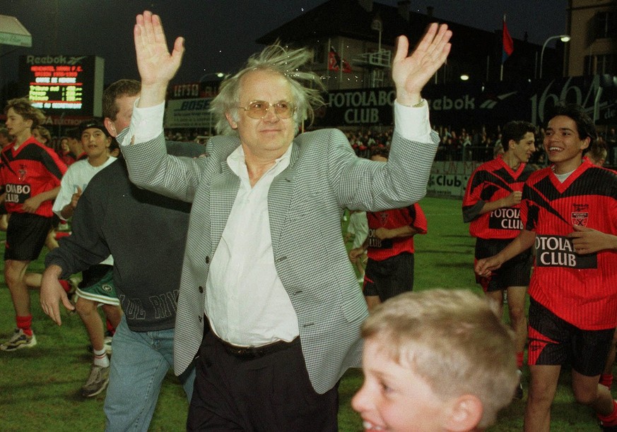 Gilbert Gress nach seinem letzten Spiel als Trainer von Neuchâtel Xamax 1998.&nbsp;