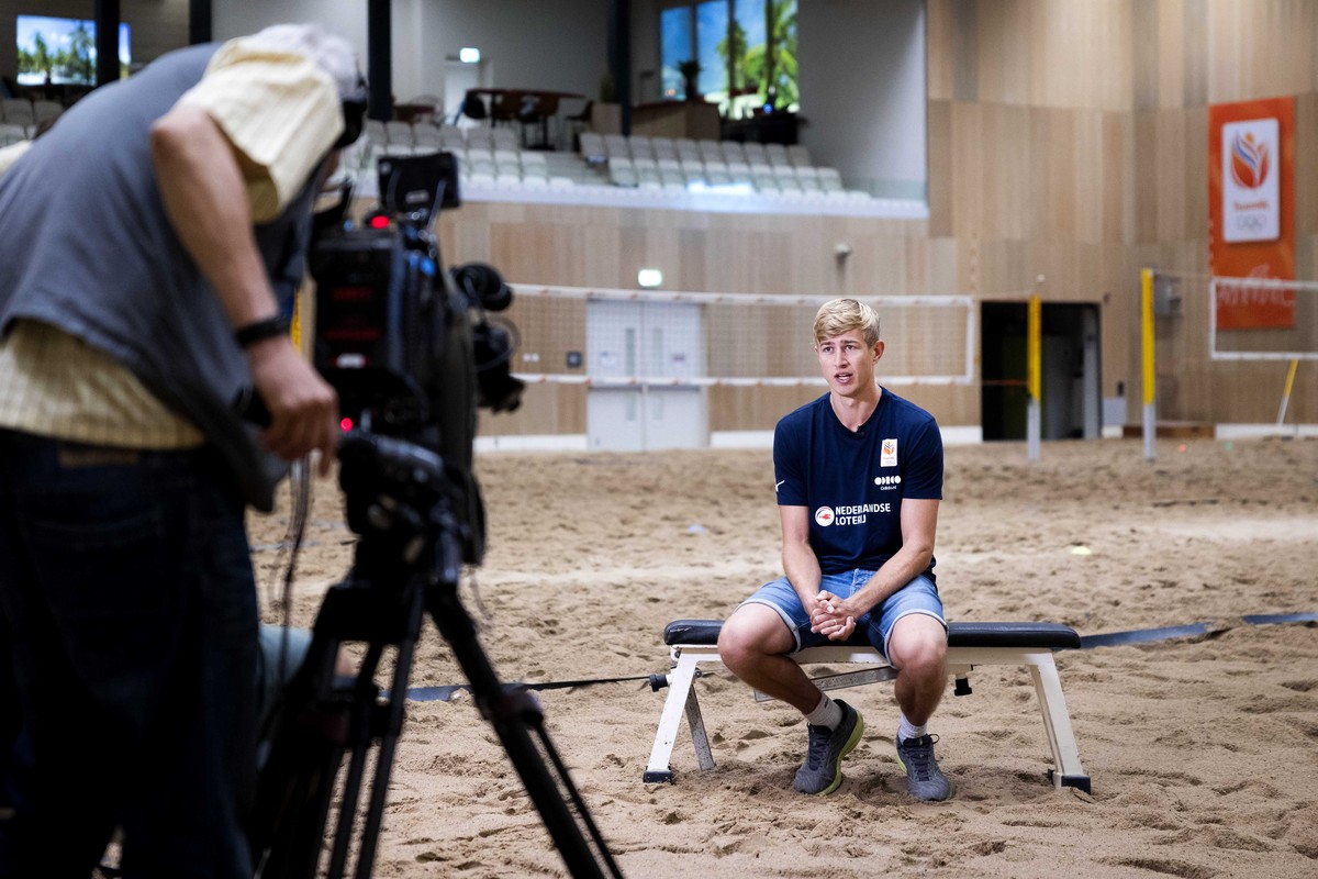 epa11547338 Steven van de Velde speaks during a press moment at the European Beach Volleyball Championships, in The Hague, the Netherlands, 13 August 2024, in which they looked back on their participa ...