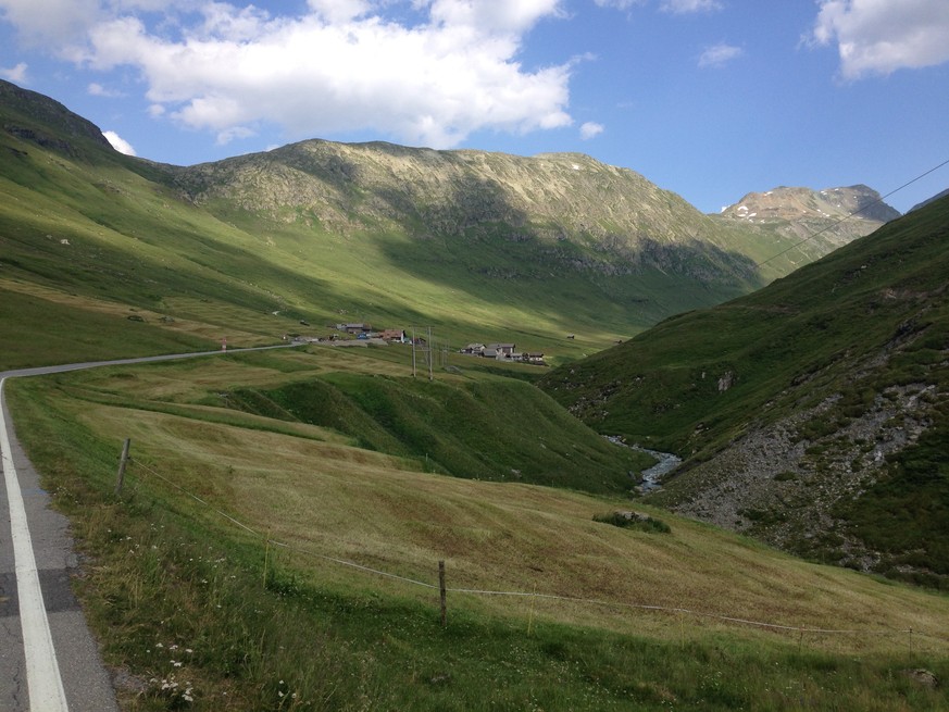 Kurz vor Juf. Hier ist die Landschaft schon wieder lieblich.