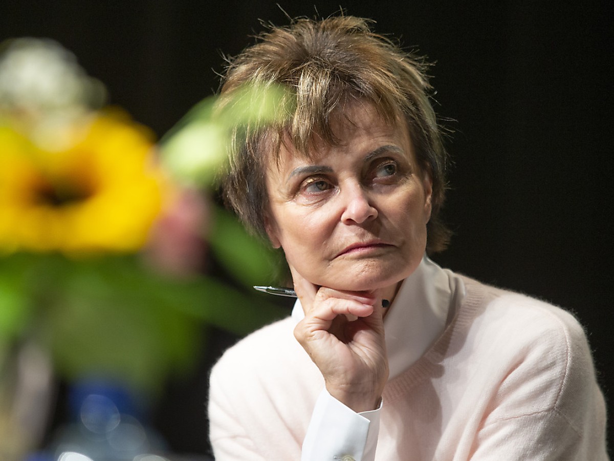 L'ex-ministre des affaires �trang�res Micheline Calmy-Rey se montre critique envers la communication du Conseil f�d�ral dans le d�bat sur la neutralit� (archives).