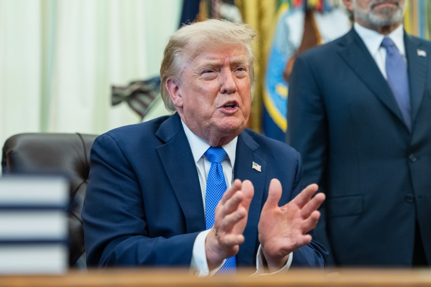 epa13154661 United States President Donald J. Trump attends an Executive Order signing event in the Oval Office of the White House in Washington, DC, USA, 06 August 2026. President Trump signed an Exe ...