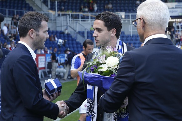 Sportchef Alex Frei verabschiedet Dimitar Rangelov.