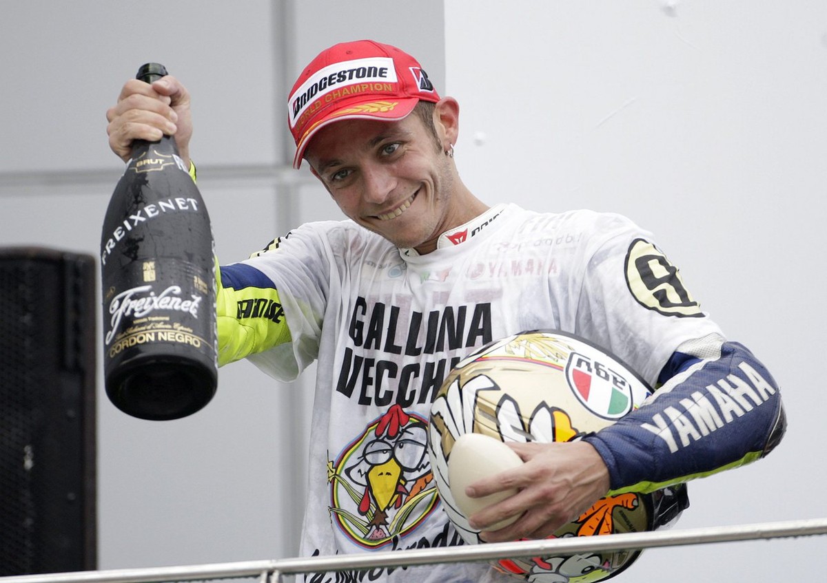 Valentino Rossi feiert seinen letzten Titel 2009.