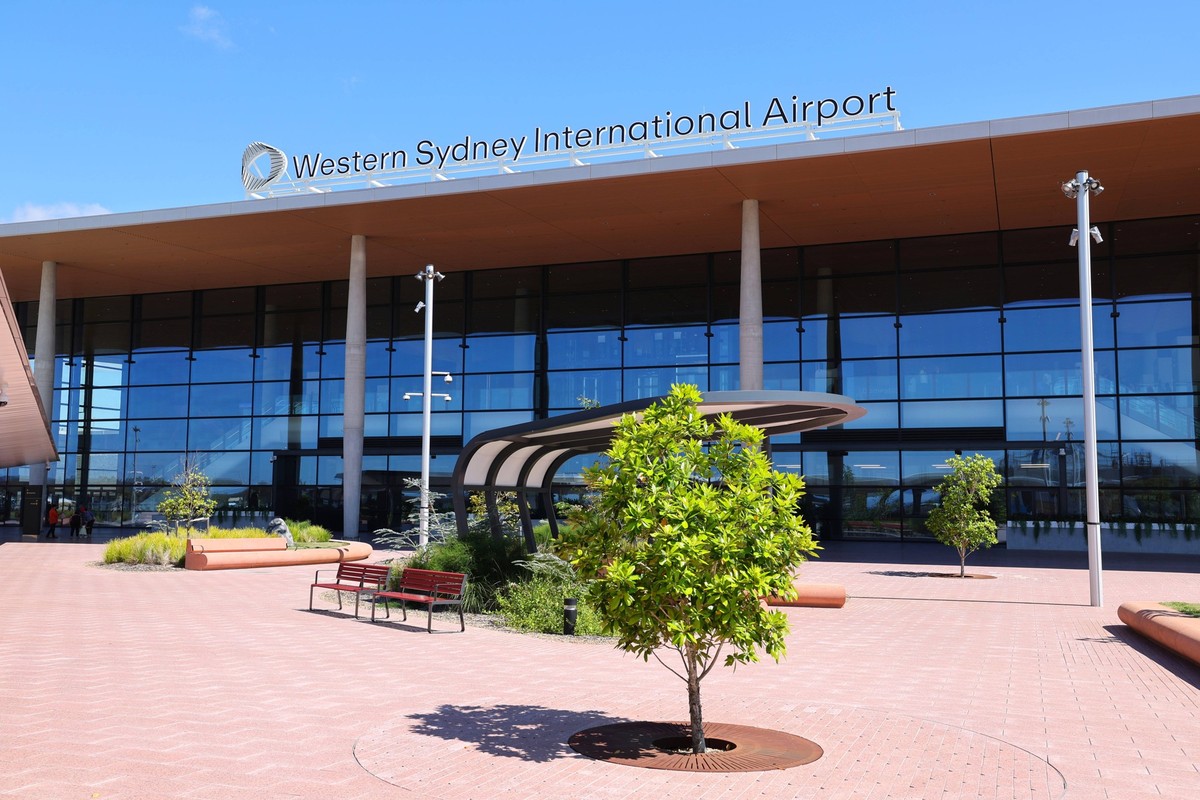 261025 -- SYDNEY, Oct. 25, 2026 -- This photo taken on Oct. 25, 2026 shows the exterior of the terminal of Western Sydney International Airport in Australia. Western Sydney International Airport offic ...
