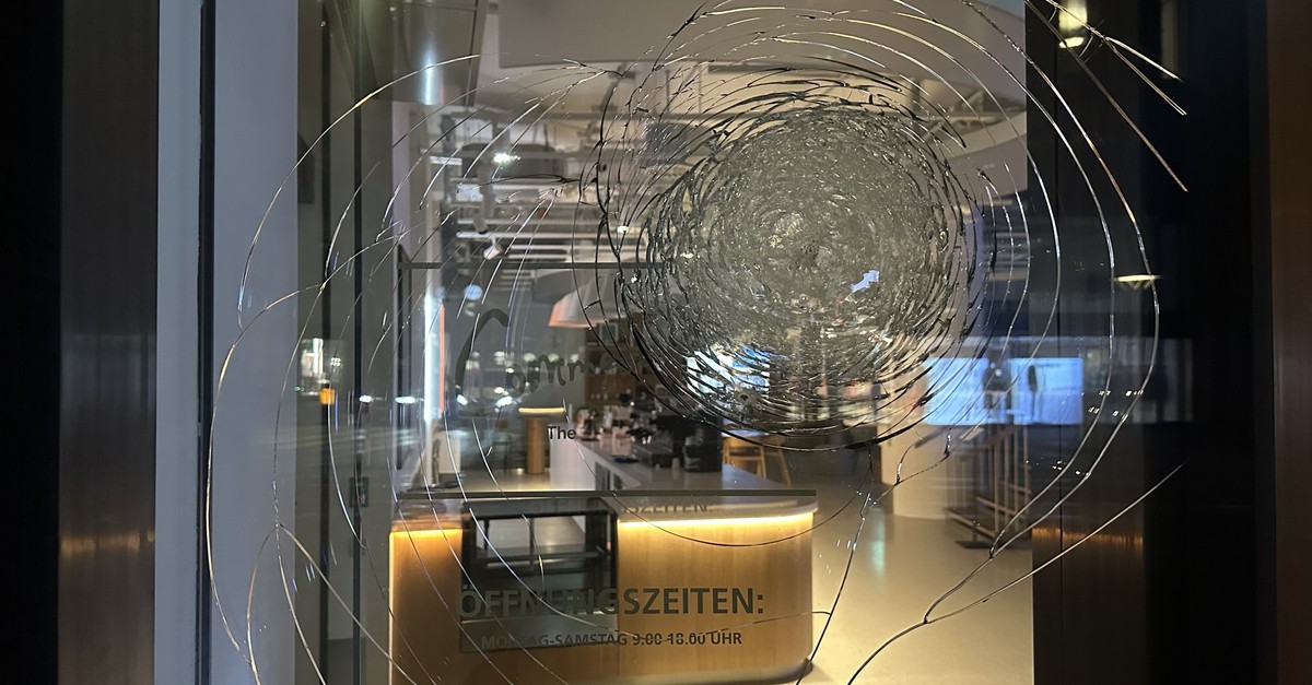 verletzte-polizisten-und-sachbesch-digungen-an-wef-demo-in-z-rich