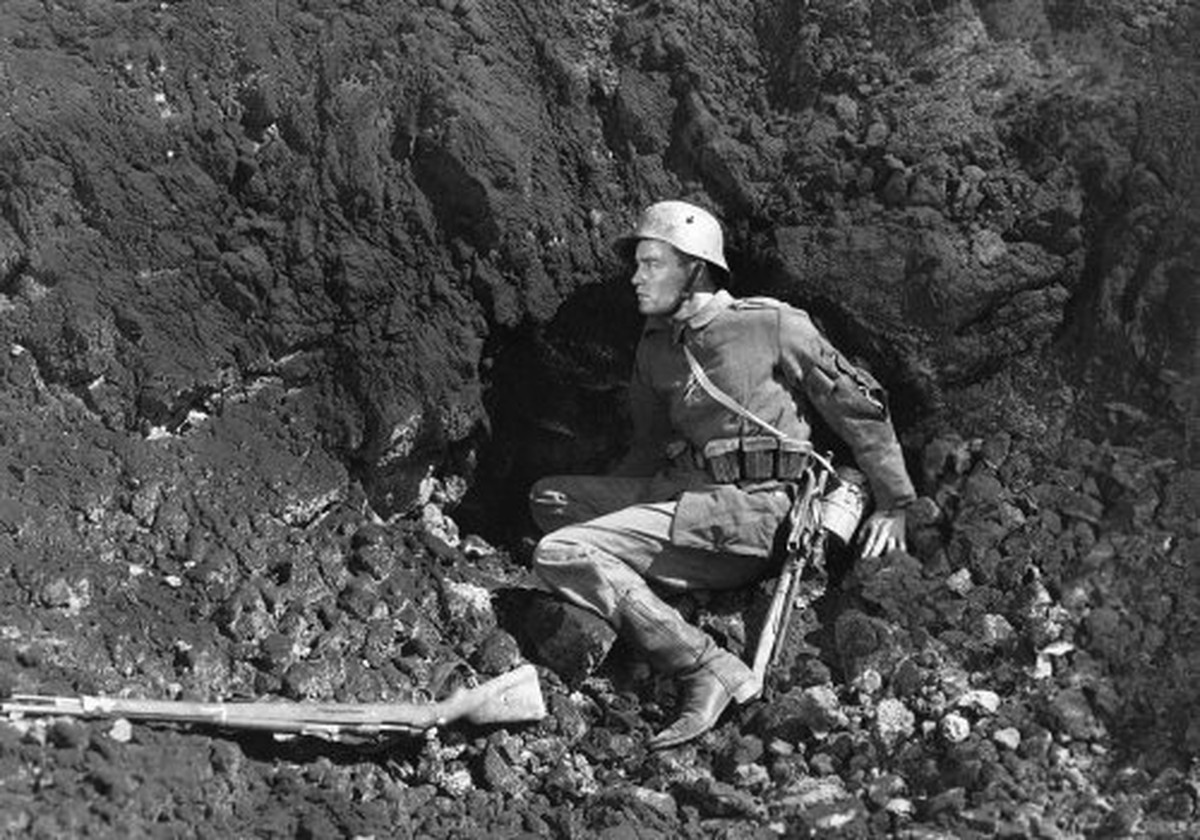 "All Quiet on the Western Front"
Lew Ayers
1930 Universal
**I.V.