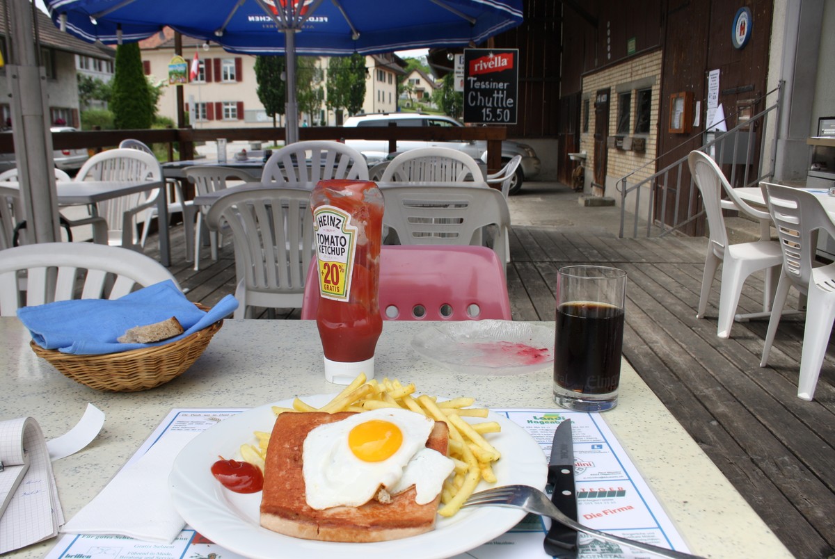 Fleischkäse mit Spiegelei im Sonnenhof.