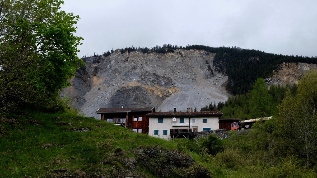 Brienz in Graubünden vor der Evakuierung wegen eines Bergsturzes. 11. Mai 2023.