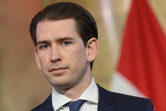 epa09145634 Austrian Chancellor Sebastian Kurz delivers a press conference during a government meeting at the Hofburg Palace in Vienna, Austria, 19 April 2021. EPA/CHRISTIAN BRUNA