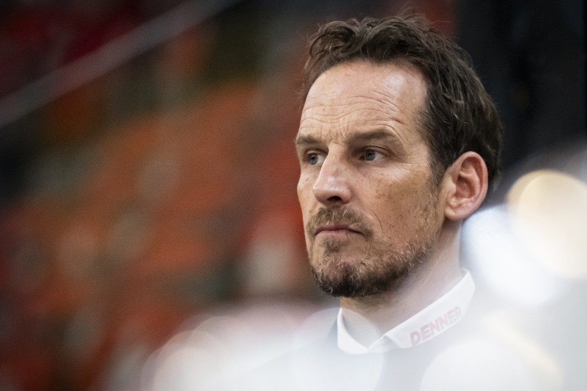 Switzerland's head coach Patrick Fischer during the Euro Hockey Tour game between Switzerland and Finland, at the Swiss Life Arena in Zurich, Switzerland, Sunday, December 14, 2025. (KEYSTONE/And ...