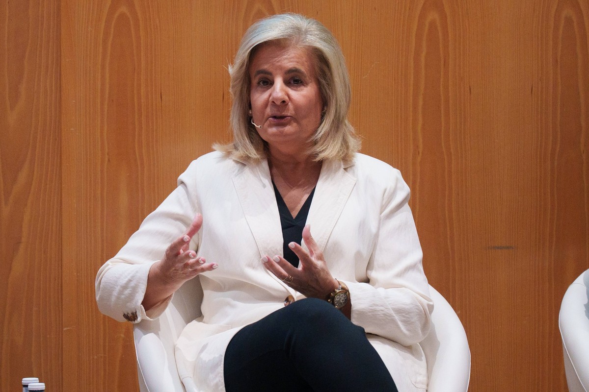 Antonio Sanz Presents the Andalucía 27 Foundation in Huelva. The president of the CEOE Foundation, Fátima Bánez, speaks at the presentation ceremony for the Andalucía 27 Foundation. September 15, 2026 ...