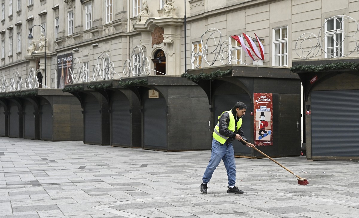 ABD0035_20211122 - WIEN - �STERREICH: Corona: Ganz �sterreich befindet sich wieder im Lockdown - ab Mitternacht gelten wieder f�r alle B�rger Ausgangsbeschr�nkungen aufgenommen am Montag 22. November  ...