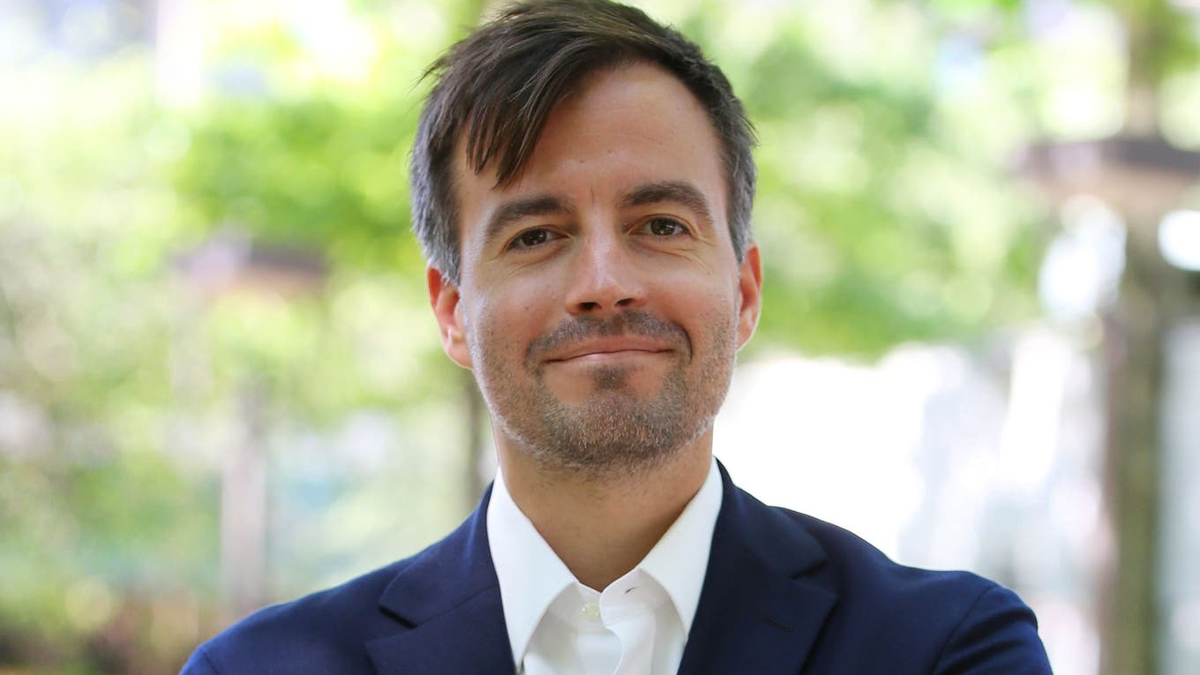 Contre la volonté des Hayek, Steven Wood veut entrer au conseil d’administration du groupe horloger. Son credo: Swatch a besoin d’une nouvelle orientation pour s’imposer face à la concurrence mondiale ...