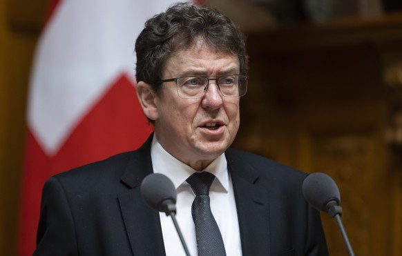 Bundesrat Albert Roesti spricht waehrend der Sondersession der Eidgenoessischen Raete, am Mittwoch, 3. Mai 2023, in Bern. (KEYSTONE/Peter Klaunzer)